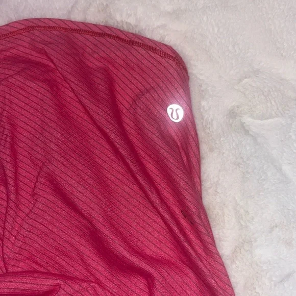 Two lululemon t shirts - Picture 4 of 15